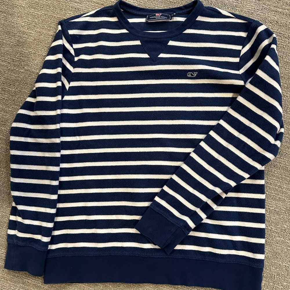 Vineyard Vines sweatshirt. Size M. Blue + white stripe